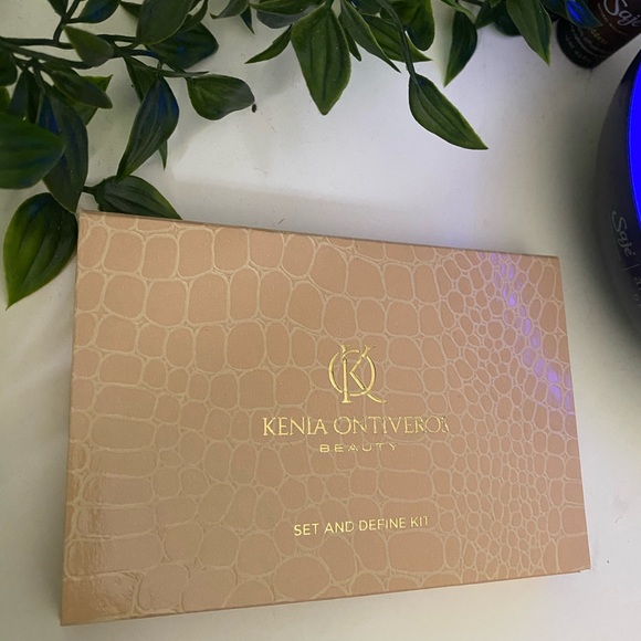 Kenia Ontiveros * NEVER BEEN TOUCHED* set & define - Picture 2 of 5